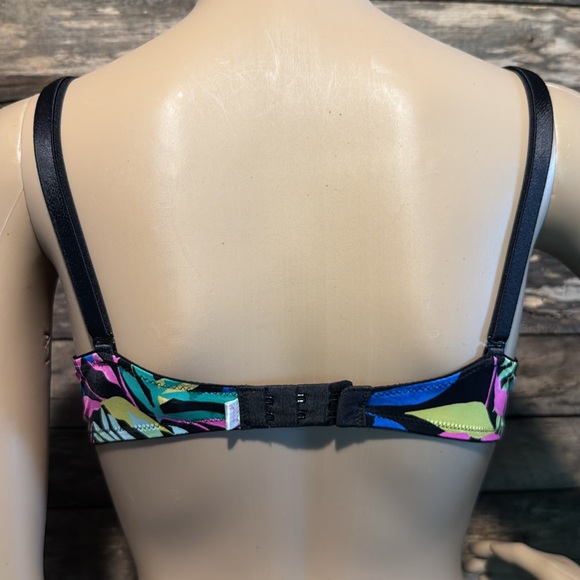 💰BOGO FREE VS Pink Wear Everywhere Lightly Lined T-Shirt Bra - Picture 6 of 6